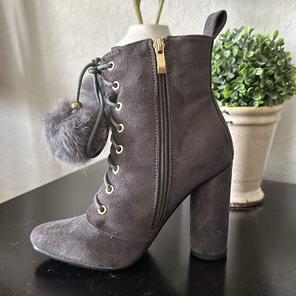 Catherine Malandrino Gray Heeled Booties - Size 6.5 - Picture 4 of 10